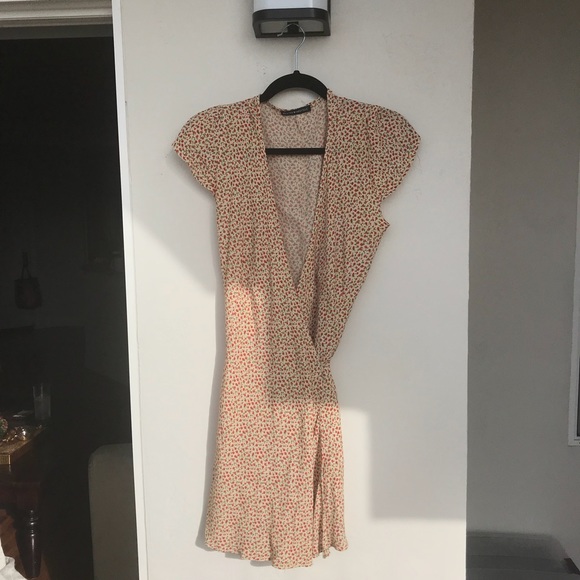 Brandy Melville Dresses & Skirts - Brandy Melville Floral Wrap Dress